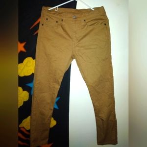 Khaki Levi. Straight/ Relaxed. Size: 29-30